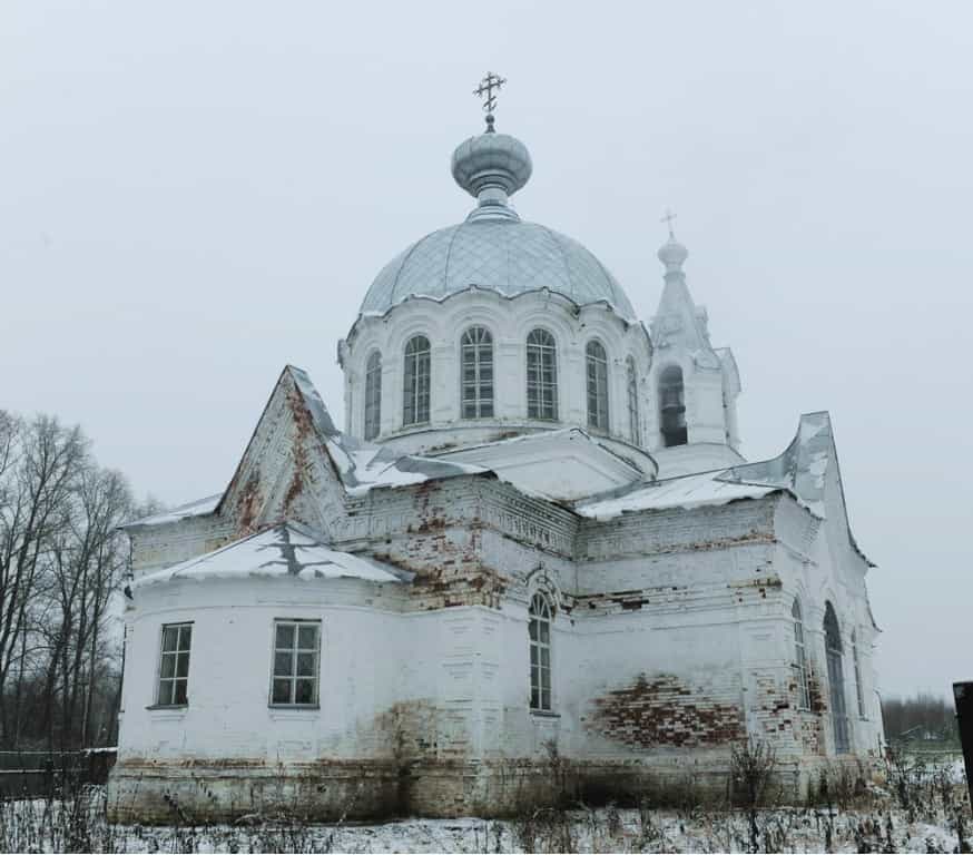 Митрополит Вятский и Слободской Марк совершил Божественную литургию в храме Космы и Дамиана с. Трехречье