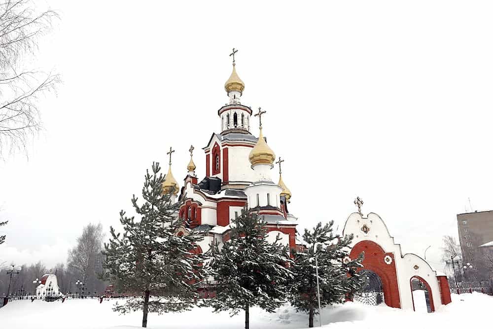 Торжественные богослужения в Рождественский сочельник и в праздник Рождества Христова совершатся в храмах города Кирова
