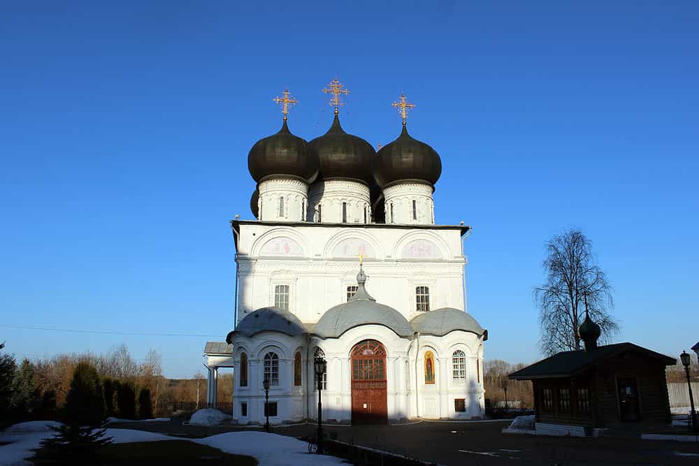 Утреня Четвертка Великого канона в Свято-Успенском кафедральном соборе города Кирова