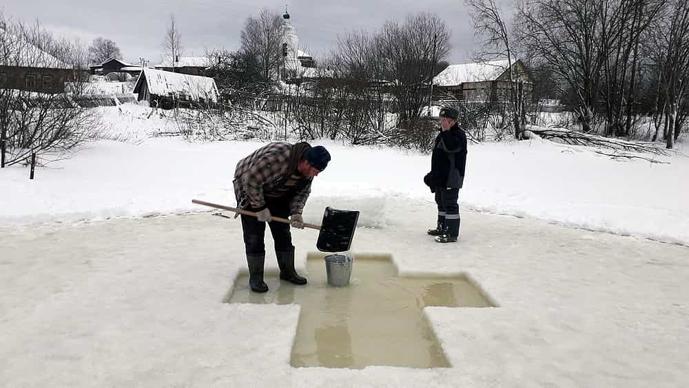 Приглашаем окунуться в освященную купель при Троицком храме села Медяны