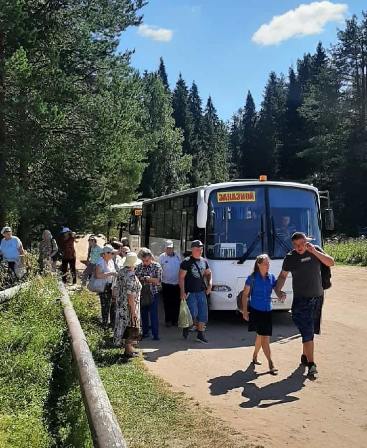 Паломники из Кировской местной организации Всероссийского общества слепых посетили святыни в селе Великорецком