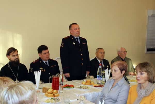 Представители УМВД и Общественного совета встретились с семьями погибших сотрудников