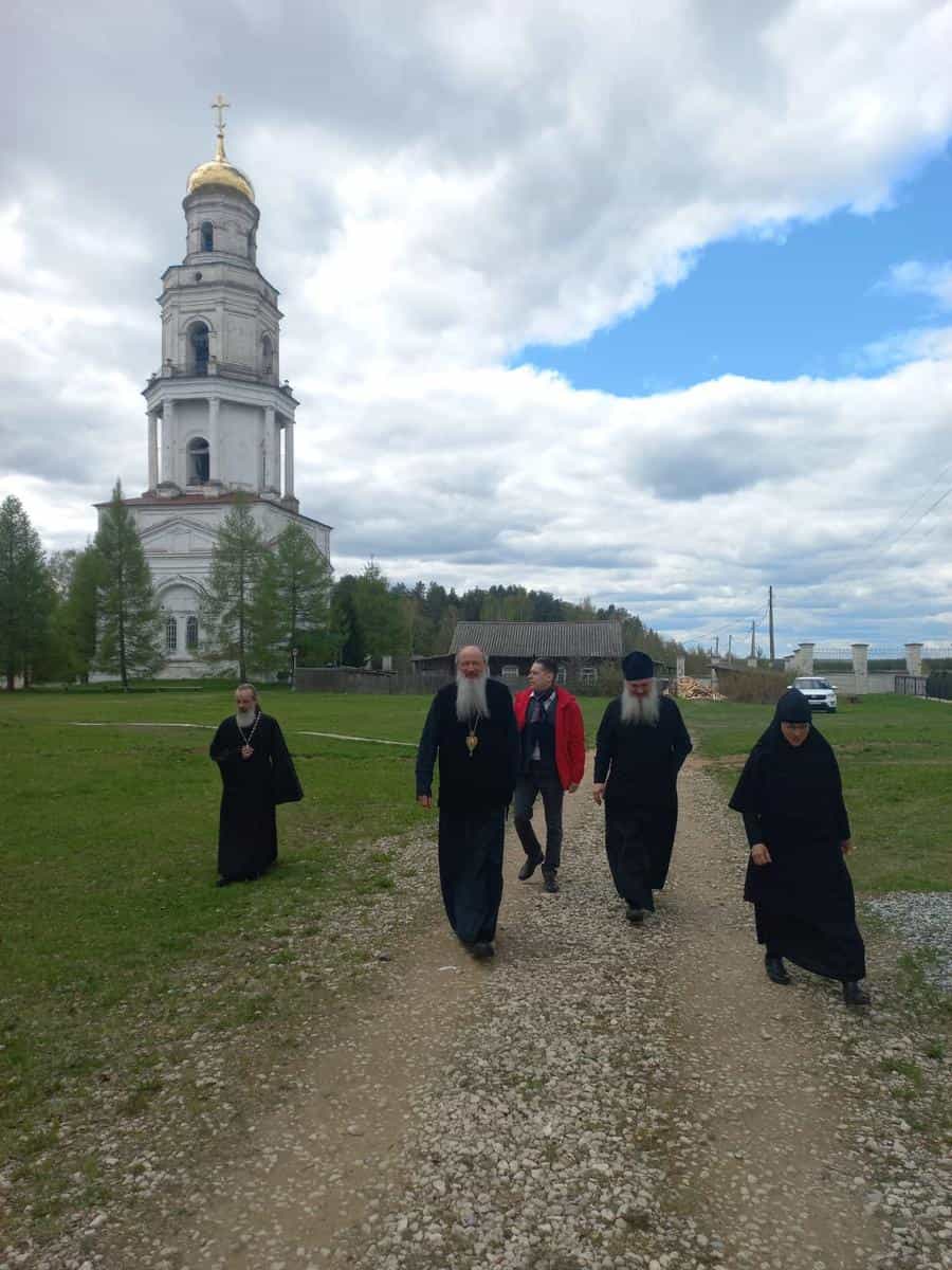 Митрополит Вятский и Слободской Марк посетил Подворье Свято-Успенского Трифонова мужского монастыря в селе Великорецком