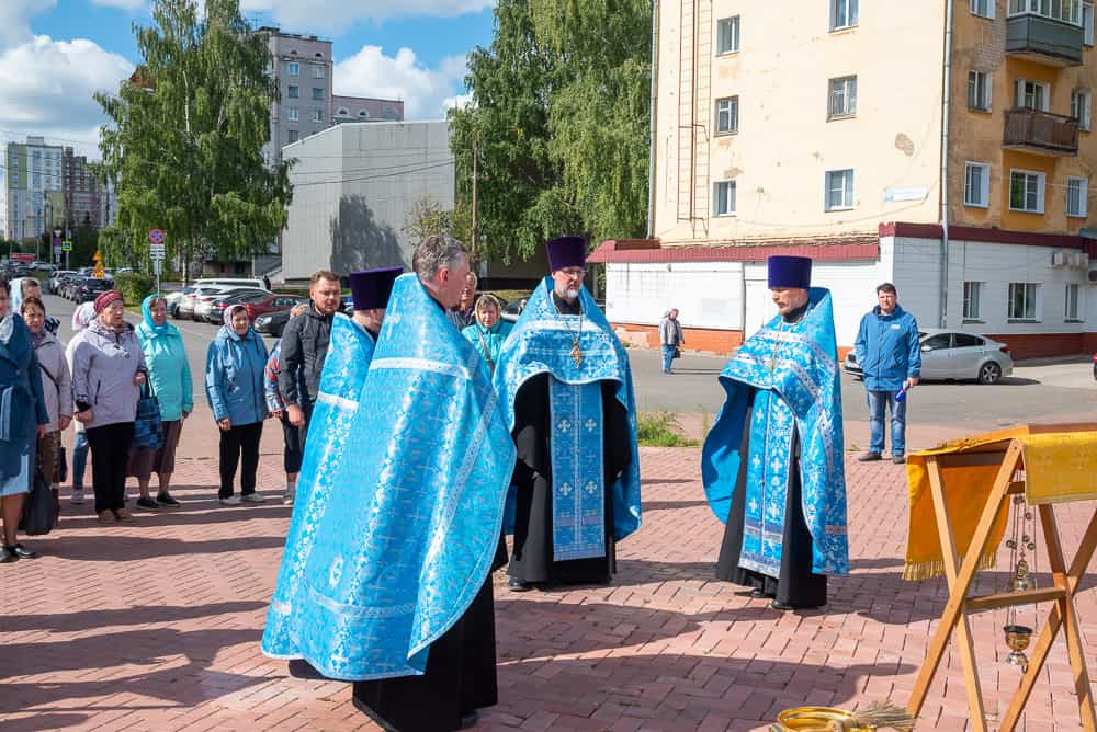 Молебен на месте строительства Феодоровской церкви