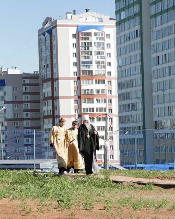 Первая архиерейская служба в строящемся храме Рождества Пресвятой Богородицы