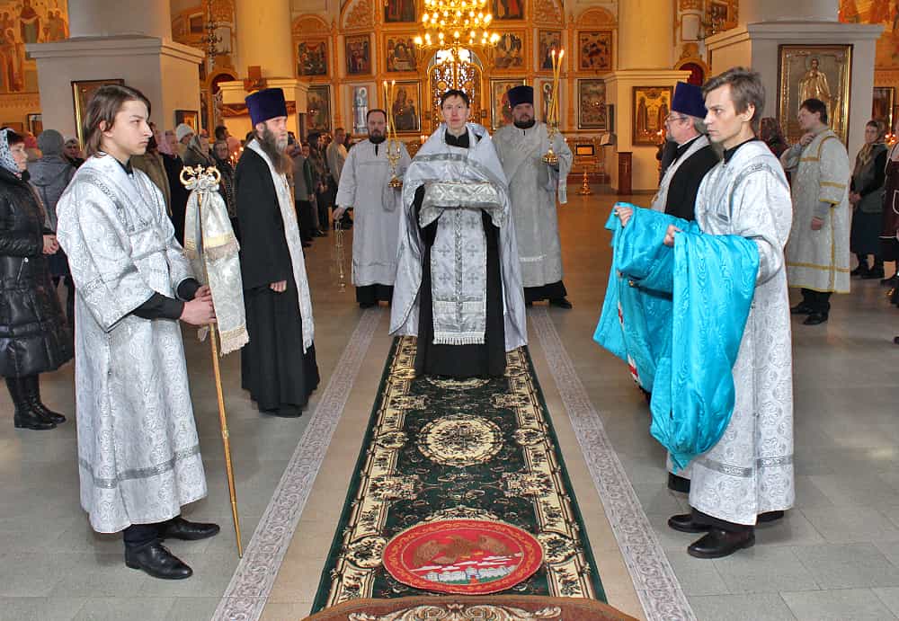 В канун Недели Торжества Православия митрополит Марк совершил всенощное бдение во Всехсвятском соборе г. Кирово-Чепецка