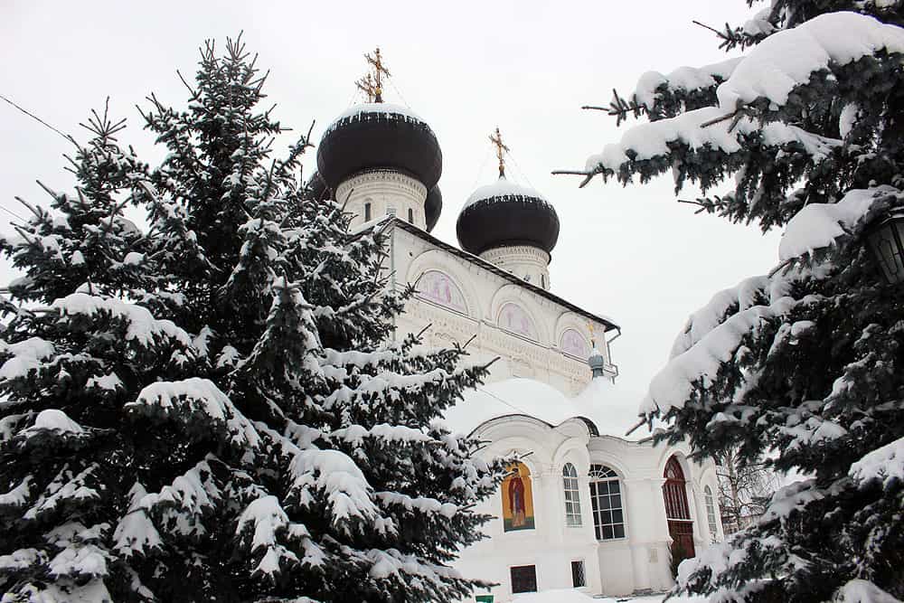 Праздничные богослужения в Свято-Успенском кафедральном соборе в Богоявление