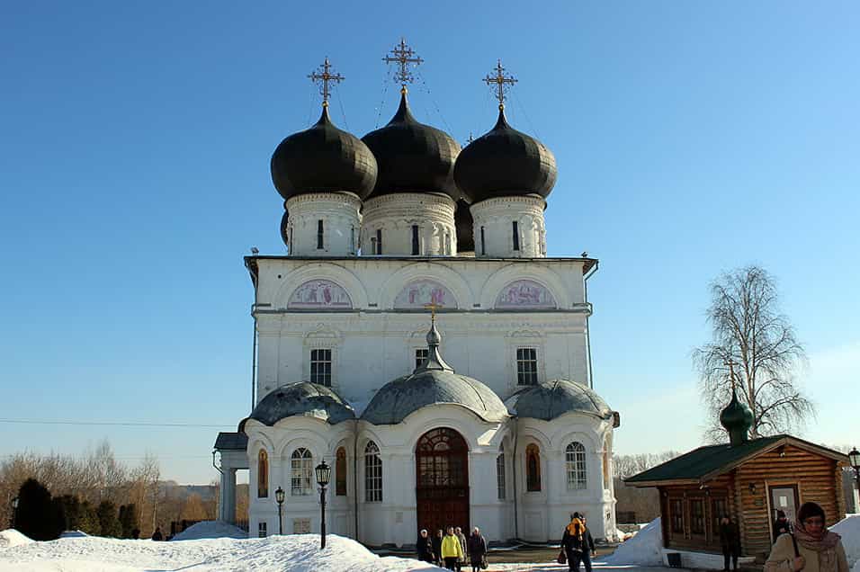 Митрополит Марк совершил панихиду в родительскую субботу Великого поста