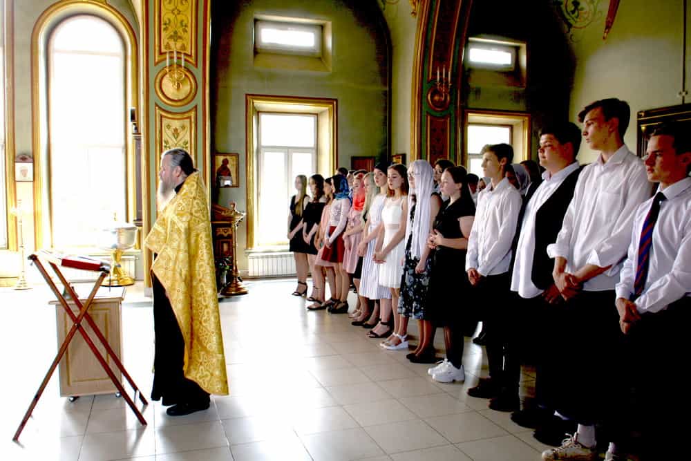 В Вятской православной гимназии состоялись выпускные вечера с вручением аттестатов