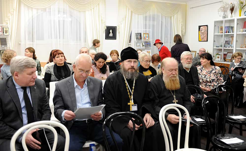 В Арт-зале библиотеки им. А. И. Герцена состоялось открытие II Областной выставки «Современное христианское искусство на Вятке»