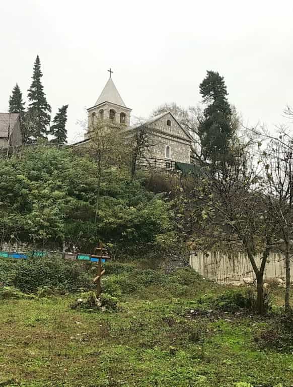 Митрополит Марк для православных христиан Абхазии передал в дар икону святителя Виктора (Островидова) с частицей его святых мощей