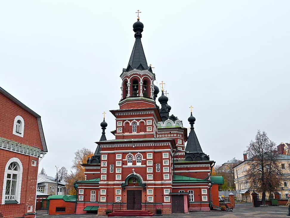 Божественная литургия в Свято-Серафимовском соборе города Кирова