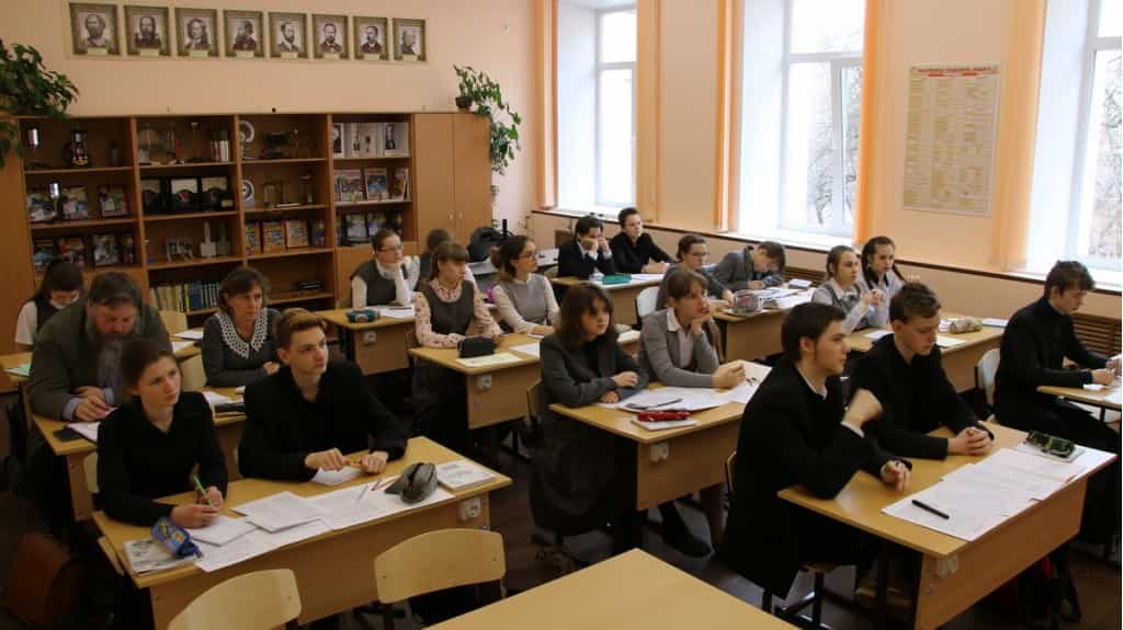 В Саровской православной гимназии провели уроки лауреаты конкурса «Серафимовский учитель» из города Кирова