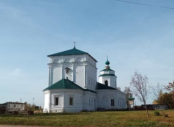 Десятилетие возрождения Литургической жизни Троицкого храма села Медяны