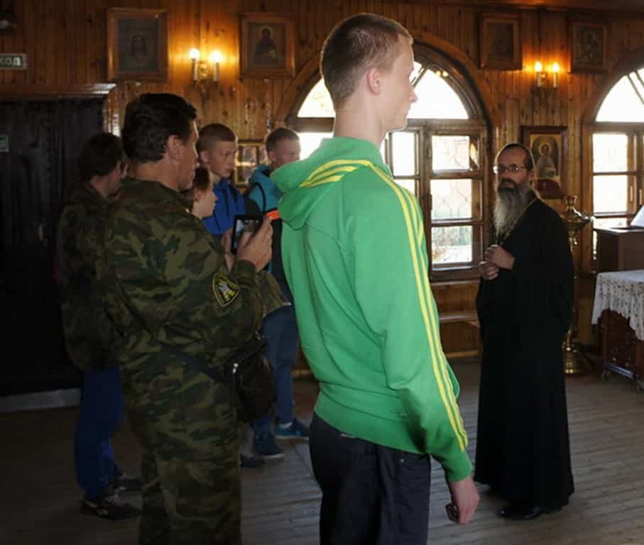 Руководитель епархиального отдела по взаимодействию с Вооруженными силами, правоохранительными учреждениями и тюремному служению встретился с несовершеннолетними осужденными