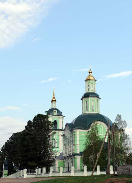 Митрополит Марк возглавил Литургию в Троицком храме села Волково и благословил паломников Борисоглебского крестного хода