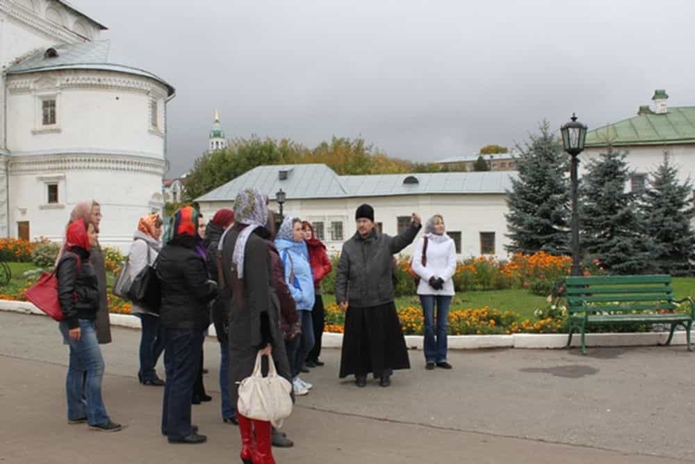 Сотрудники службы наркоконтроля совершили экскурсию в Успенский Свято-Трифонов монастырь
