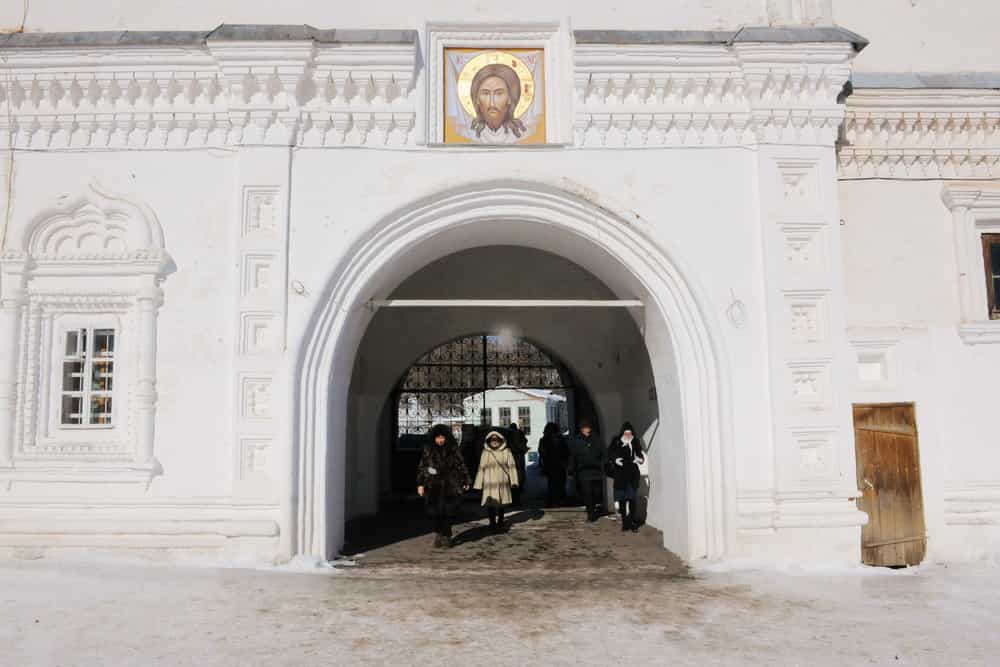 Паломники из Москвы посетили Трифонов мужской монастырь города Кирова