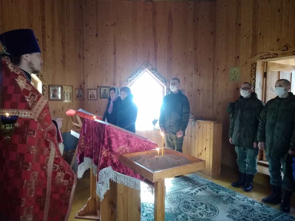 Духовное окормление военнослужащих в дни празднования Пасхи Христовой в Вятской Епархии