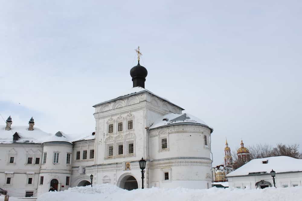 Паломническая служба Трифонова монастыря организовала обзорную экскурсию по храмам города Кирова
