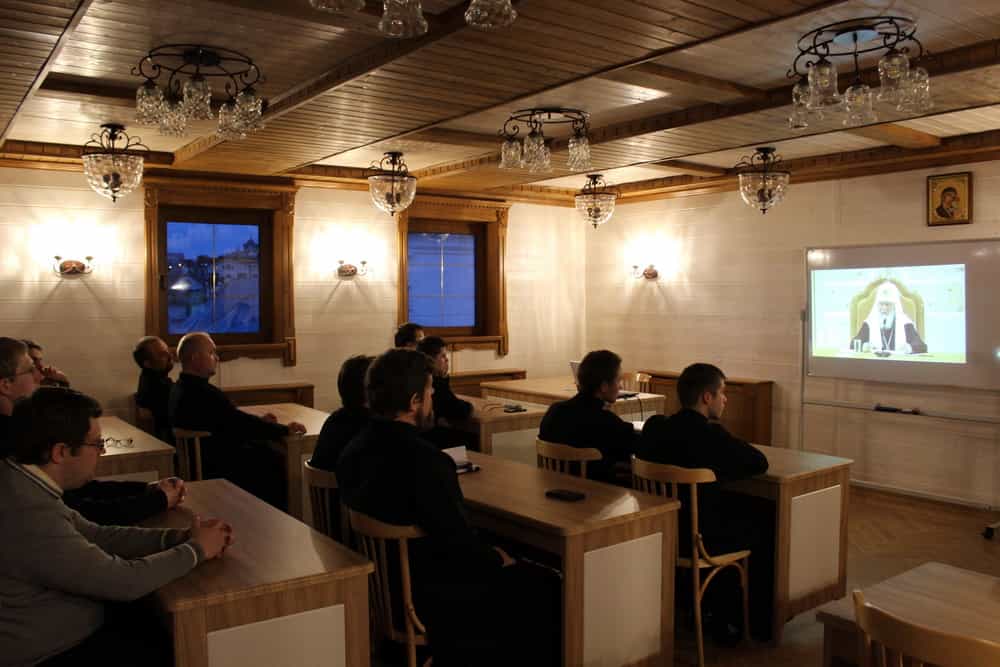 Состоялась встреча студентов  Вятского Духовного училища с руководителем отдела социального служения Вятской Епархии иереем Георгием Неустроевым