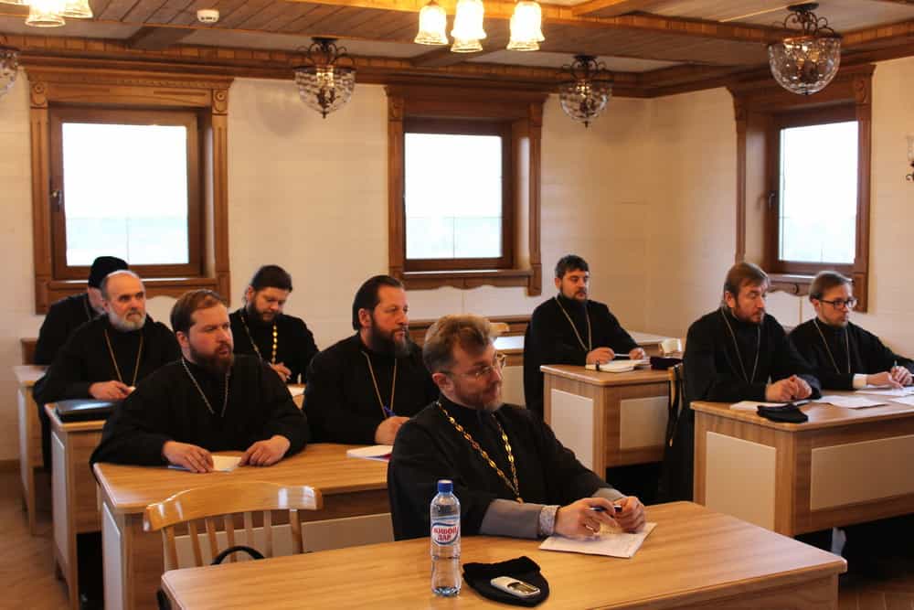 При Вятской Епархии продолжают работу курсы повышения квалификации для священнослужителей