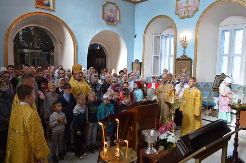 В Троицкой церкви села Быстрица состоялся молебен перед началом учебного года