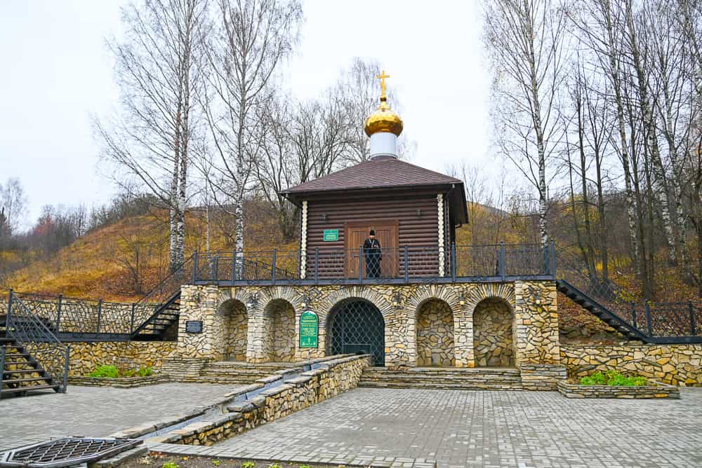 Часовню Смоленской иконы Божией Матери украсили новые иконы
