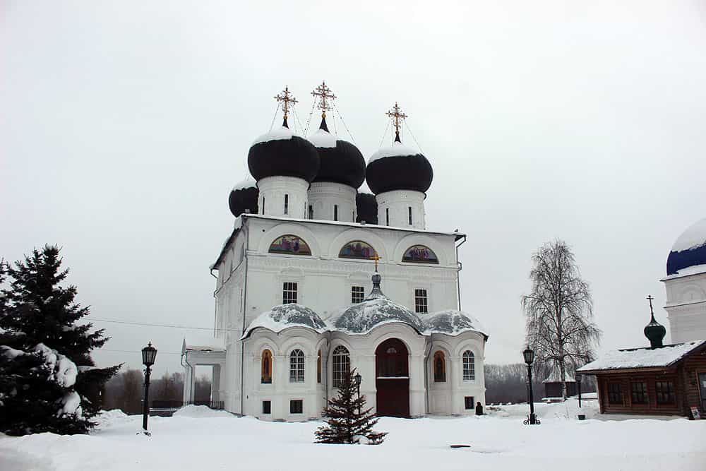Торжественное богослужение в Собор новомучеников и исповедников Церкви Русской в Свято-Успенском кафедральном соборе