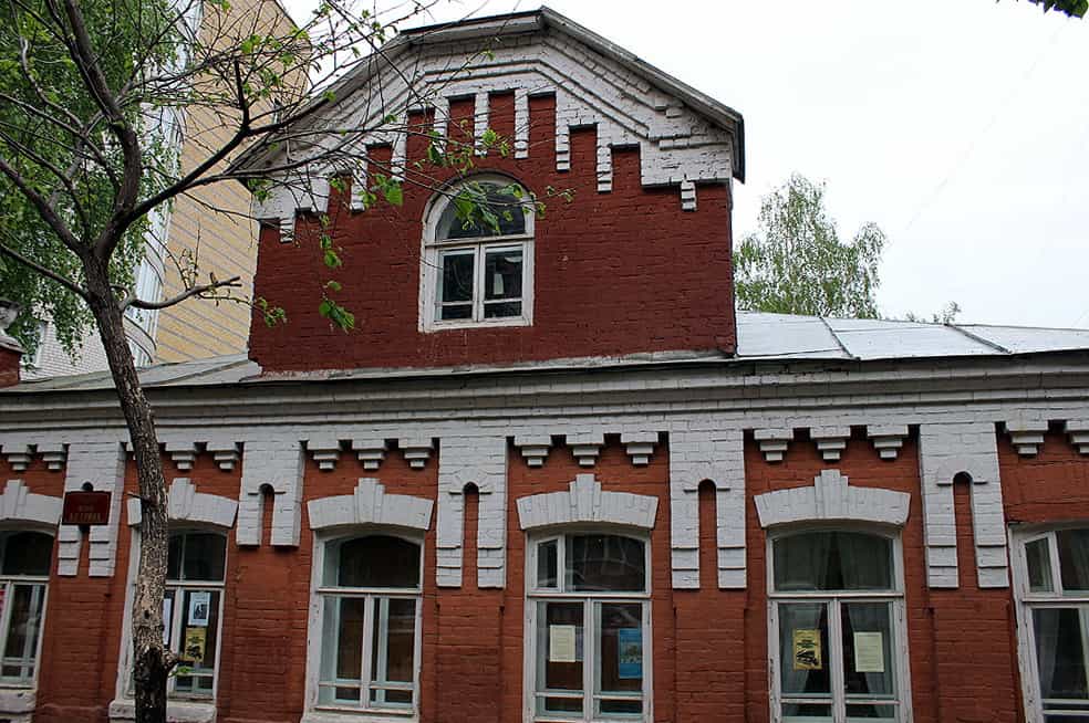 Студенты Вятского Духовного училища приняли участие в открытии выставки «Слов драгоценных клады»