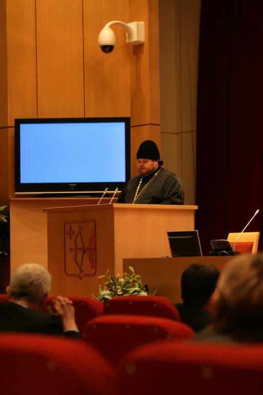 Выступление секретаря Вятской Епархии иерея Виталия Лапшина в правительстве Кировской области