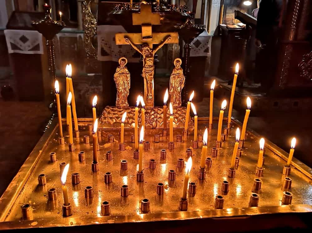 Заупокойные богослужения в храме в честь Казанской иконы Божией Матери