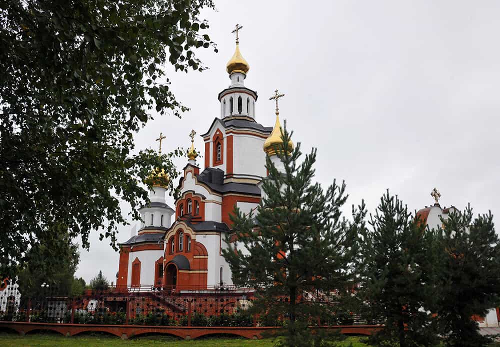 Торжественные богослужения в церкви Веры, Надежды, Любови и матери их Софии города Кирова