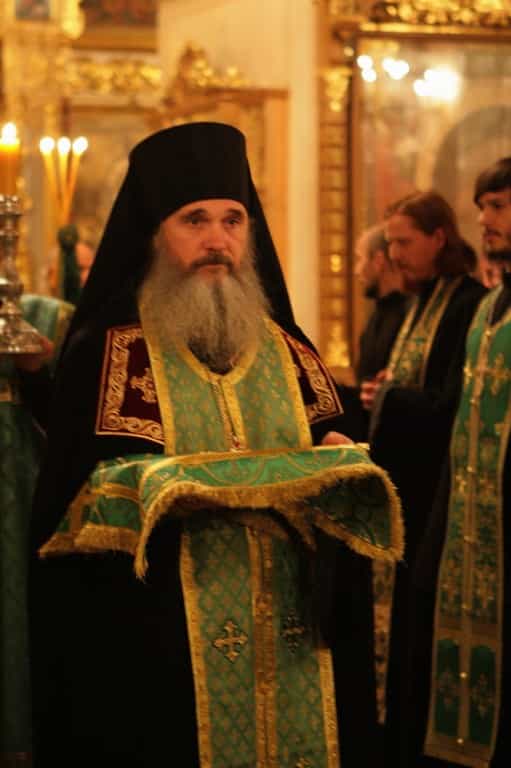 Накануне дня памяти преподобного Трифона Вятского митрополит Марк совершил богослужение в Успенском кафедральном соборе г.Кирова