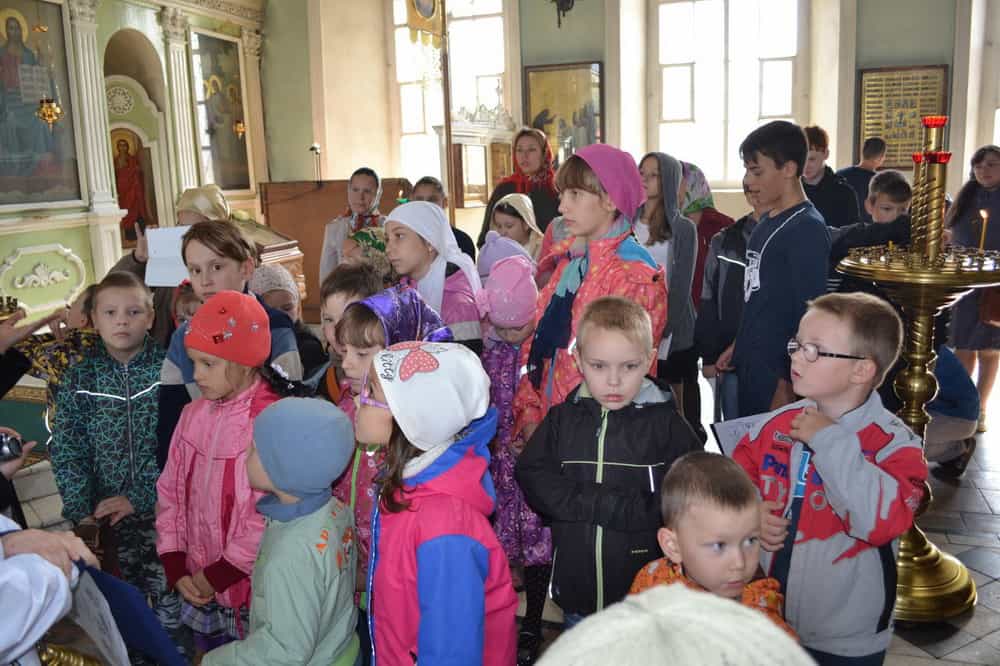 Активисты молодежной студии «БлагоДать» организовали для учеников Воскресной школы экскурсию по храму