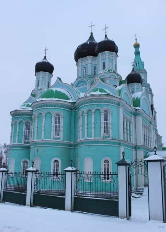 В день памяти преподобного Матфея Яранского митрополит Марк возглавил Божественную литургию в Троицком соборе города Яранска