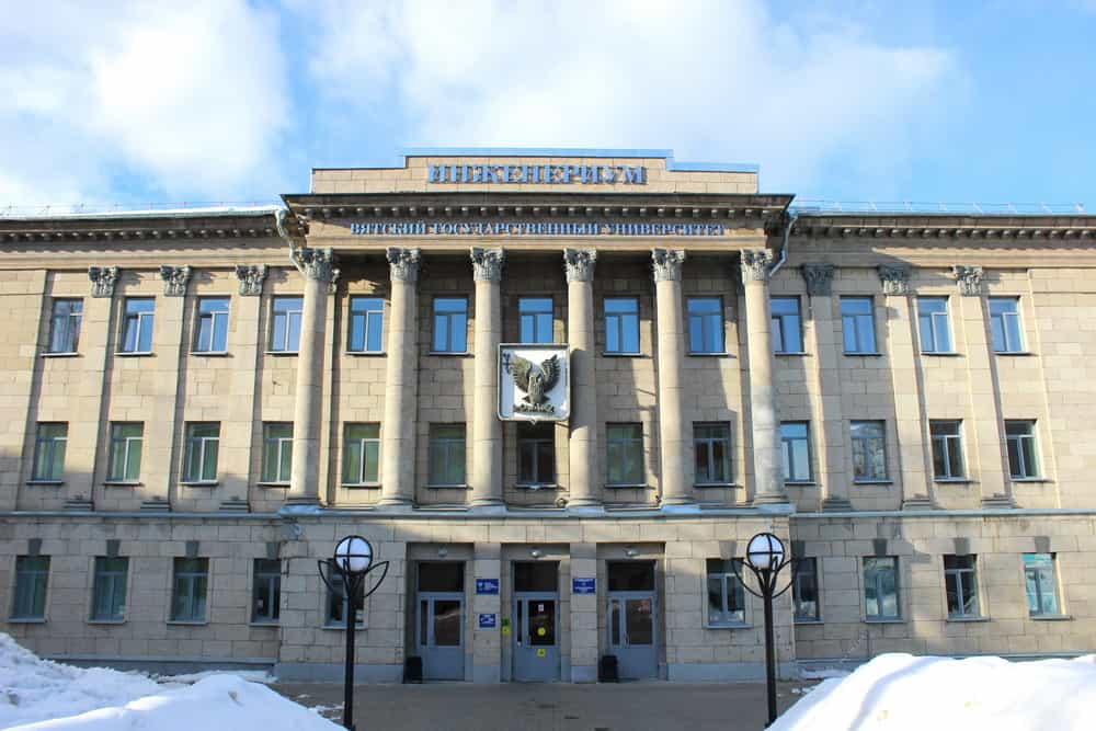 Студенты Духовного училища посетили выставку, посвященную творчеству выдающегося архитектора Ивана Чарушина