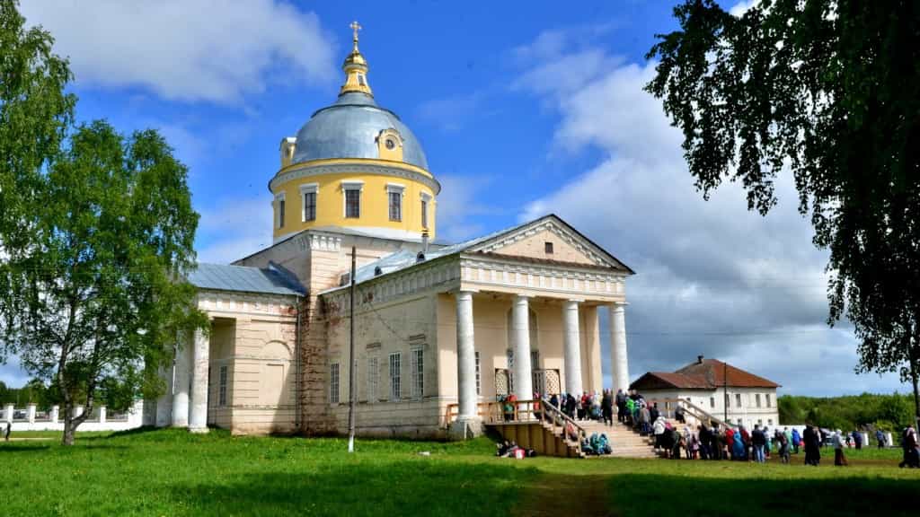 Паломническая служба «С Вятки» приглашает совершить паломничества по святым местам Вятской Митрополии и России