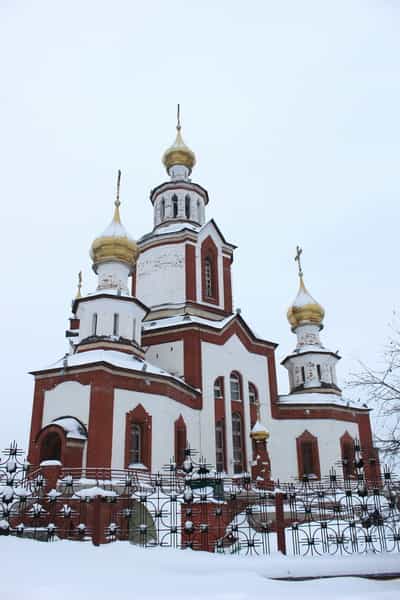 Митрополит Марк возглавил Божественную литургию в храме святых мучениц Веры, Надежды, Любови и матери их Софии