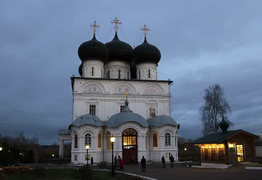 Торжественное всенощное бдение в канун Дня памяти преподобного Трифона Вятского