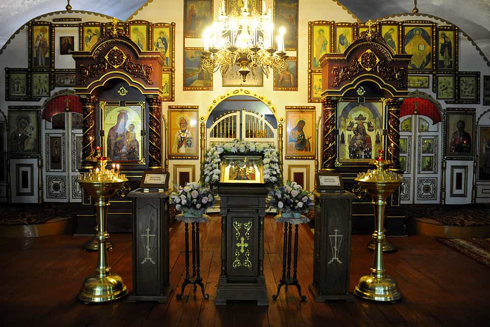 В Крещенский сочельник митрополит Вятский и Слободской Марк совершил Литургию в храме Рождества Пресвятой Богородицы в Нижнеивкино