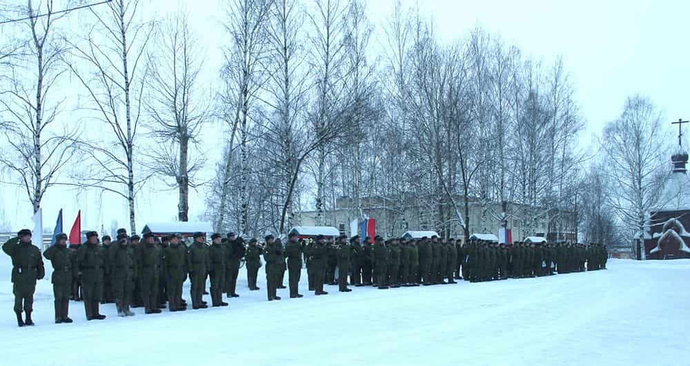 Иерей Владимир Холманских благословил военнослужащих