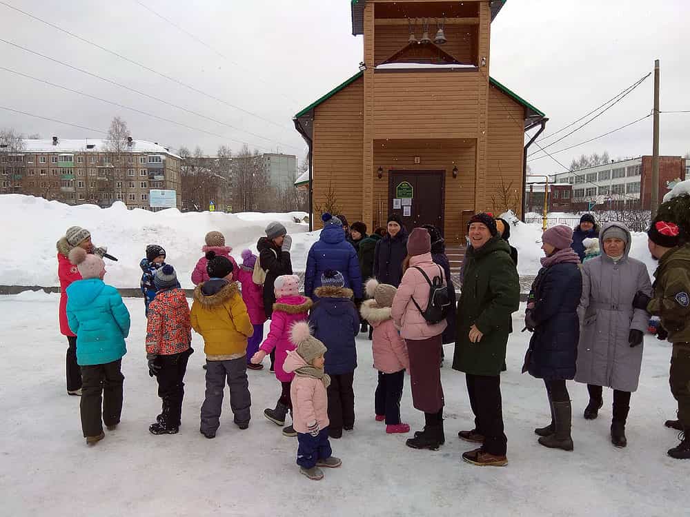 На приходе храма святителя Николая города Кирова состоялся праздник, посвященный Дню защитника Отечества