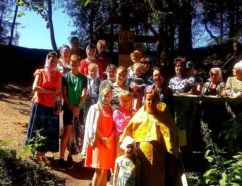 Освящение поклонного Креста на «Живоносном источнике» в пгт. Нижнеивкино