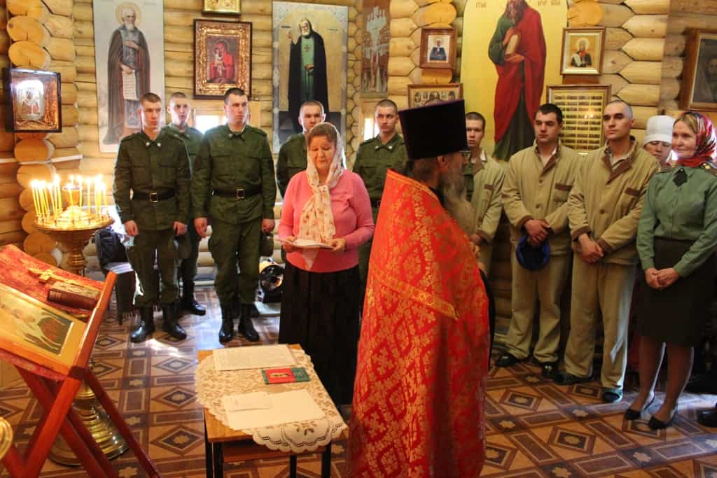 В день святого Георгия Победоносца в военной части прошел молебен