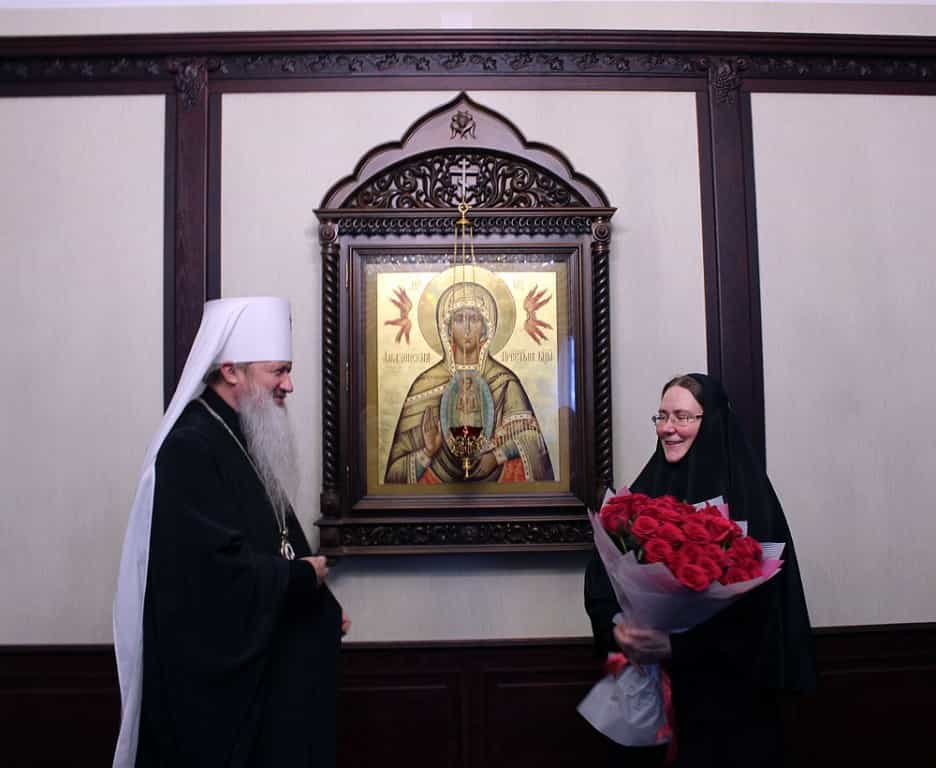 Митрополит Марк поздравил главного бухгалтера Вятской Епархии инокиню Марию с Днем Ангела