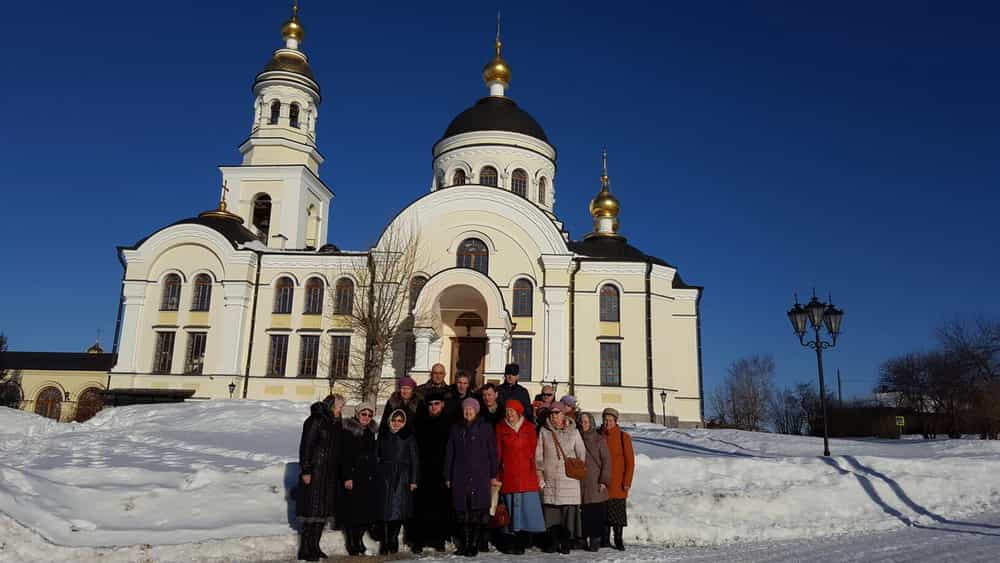 Паломническая поездка прихожан Царево-Константиновской Знаменской церкви г. Кирова в Екатеринбург