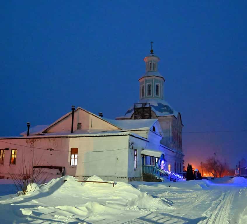 Божественная литургия в храме Рождества Пресвятой Богородицы поселка Нижнеивкино