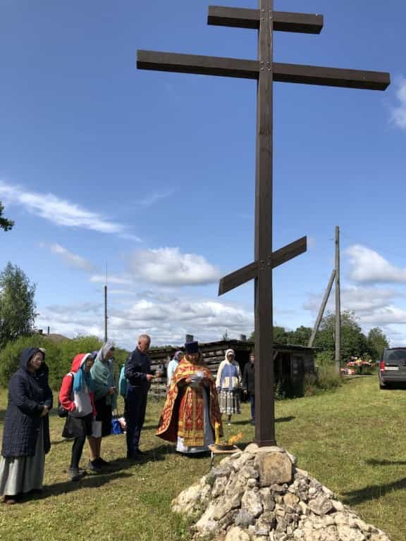 В селе Круглово совершена Литургия и освящены первые плоды нового урожая на месте Преображенского храма