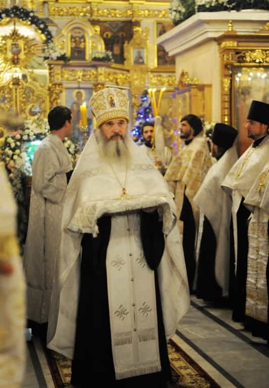 Глава Вятской Митрополии совершил великую вечерню в Успенском кафедральном соборе